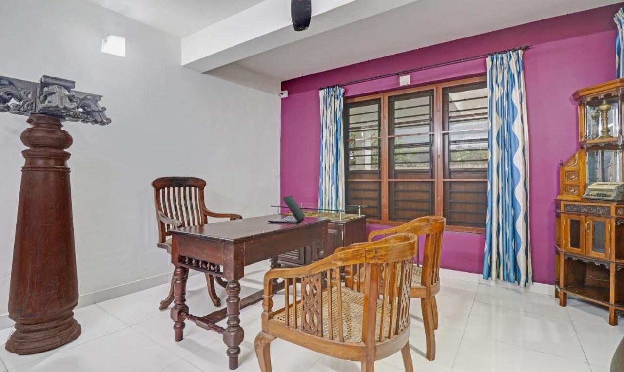 Treebo Backpackers Inn Kochi Exteriör bild